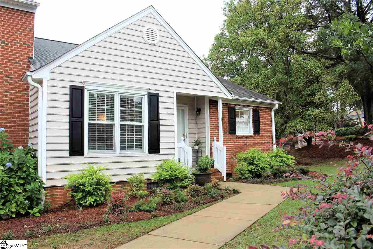 40 Wood Pointe Drive