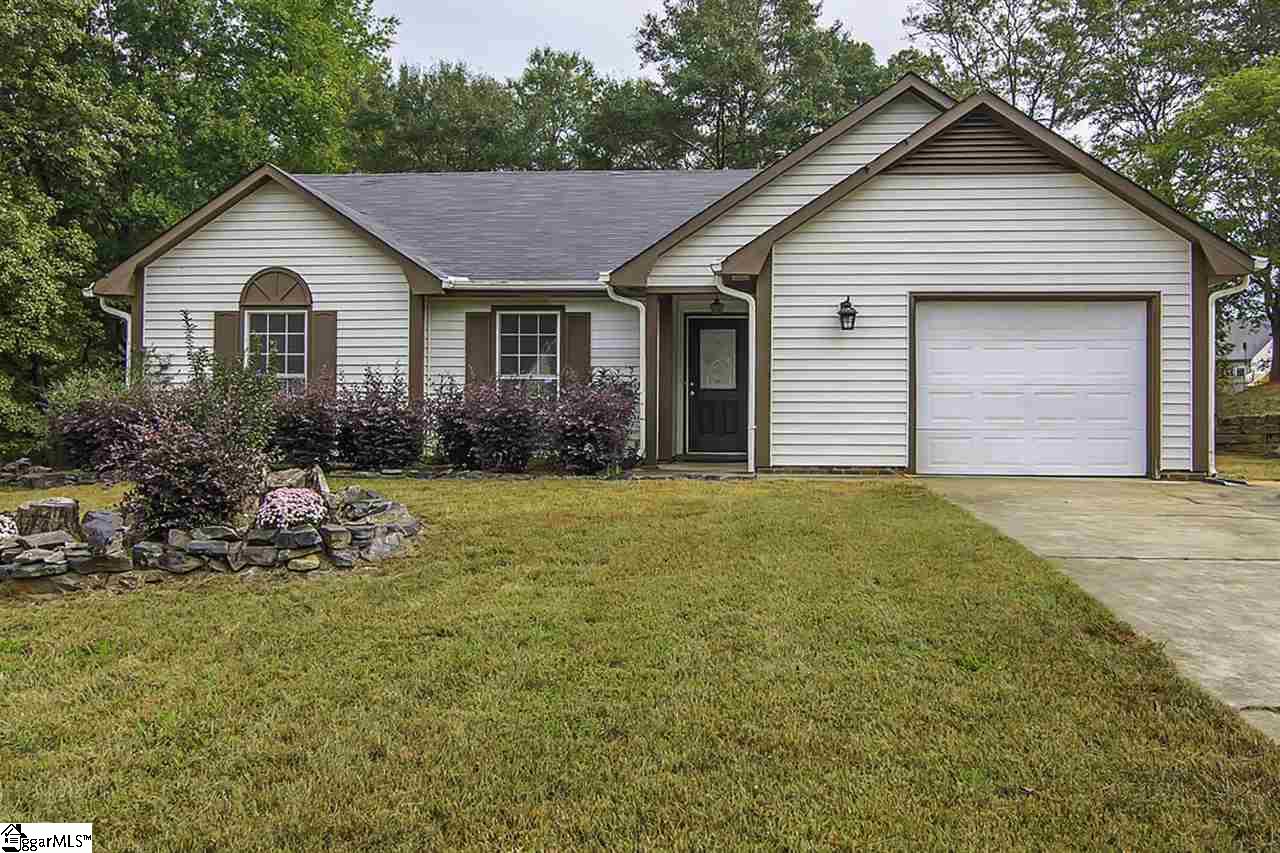 Property image 1 at 9 Chinaberry Lane, Simpsonville, SC 29680