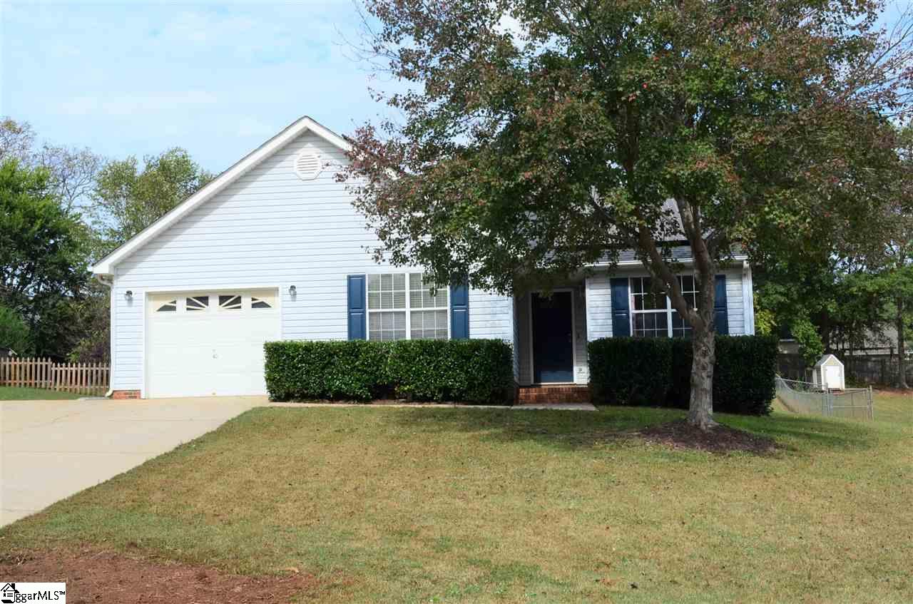 Property image 1 at 8 Michell Drive, Taylors, SC 29687