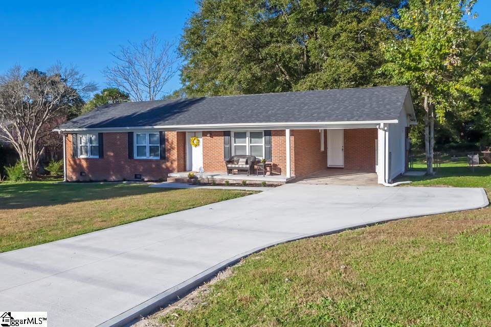 Property image 1 at 208 Hipps Avenue, Simpsonville, SC 29681