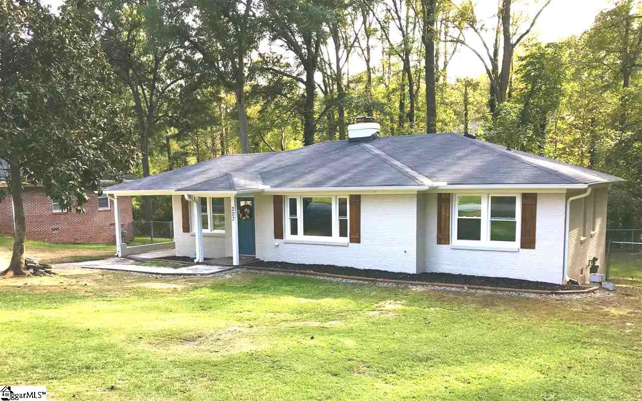 Property image 1 at 207 Helen Street, Simpsonville, SC 29681