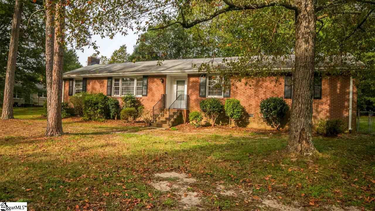 Property image 1 at 4009 Edwards Road, Taylors, SC 29687