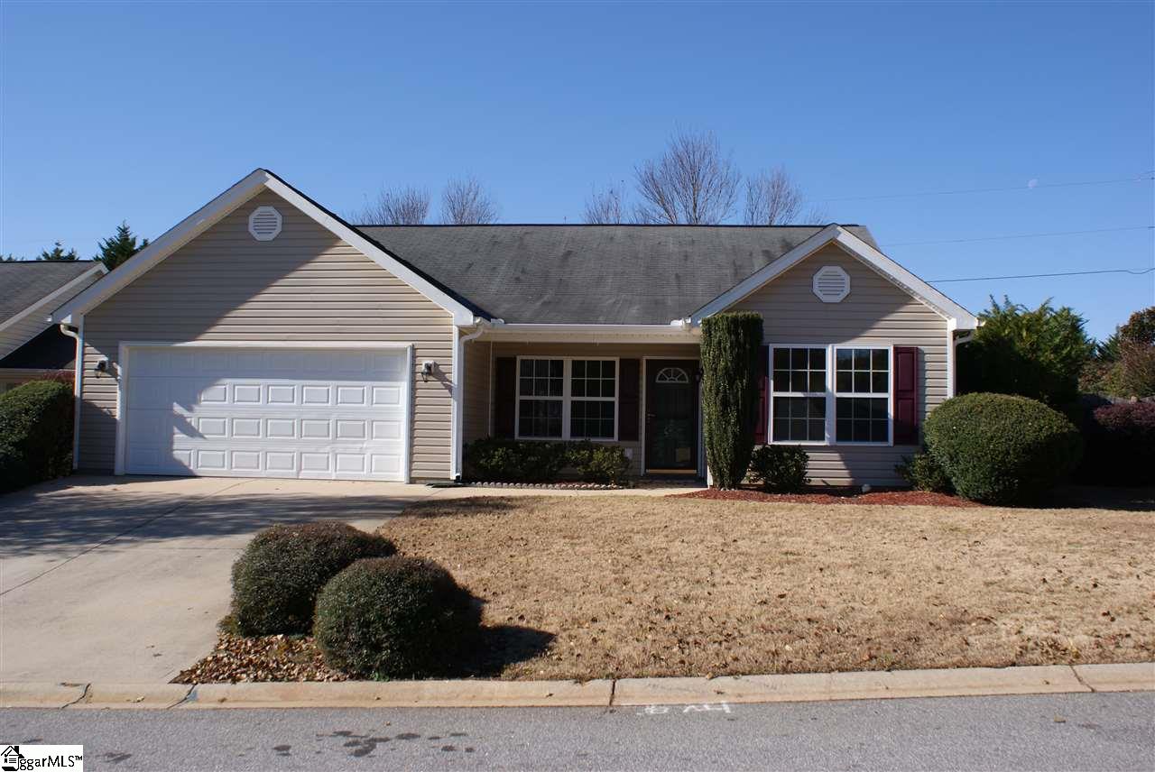 Property image 1 at 2 Landing Lane, Simpsonville, SC 29681-6520