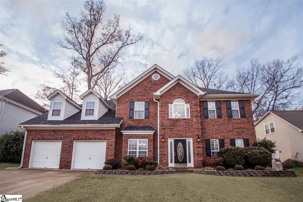 Property image 1 at 8 Hickory Hollow Court, Greenville, SC 29607