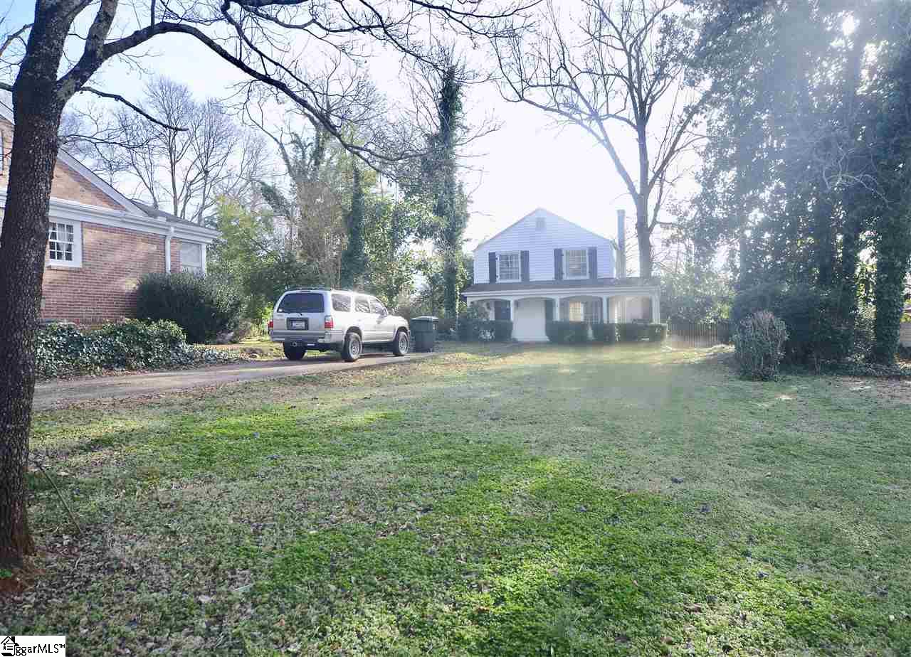 Property image 1 at 18 Kenwood Lane, Greenville, SC 29609