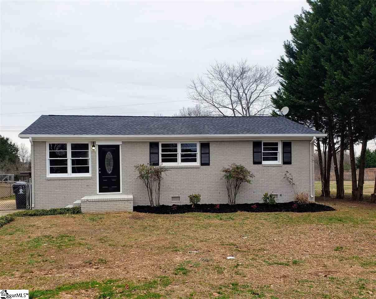 Property image 1 at 15 Melrose Road, Greenville, SC 29605