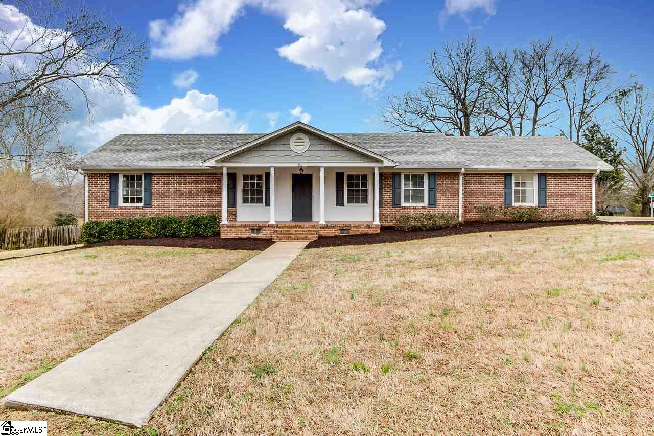 Property image 1 at 109 Churchill Avenue, Greer, SC 29651