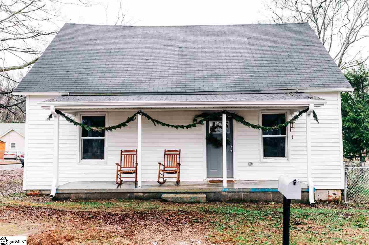 Property image 1 at 11 Geer Street, Greer, SC 29650