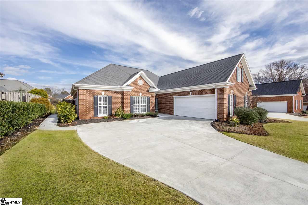 Property image 1 at 6 Audrey Lane, Greenville, SC 29615