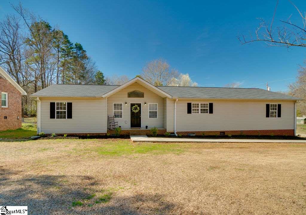Property image 1 at 105 Lee Street, Simpsonville, SC 29681