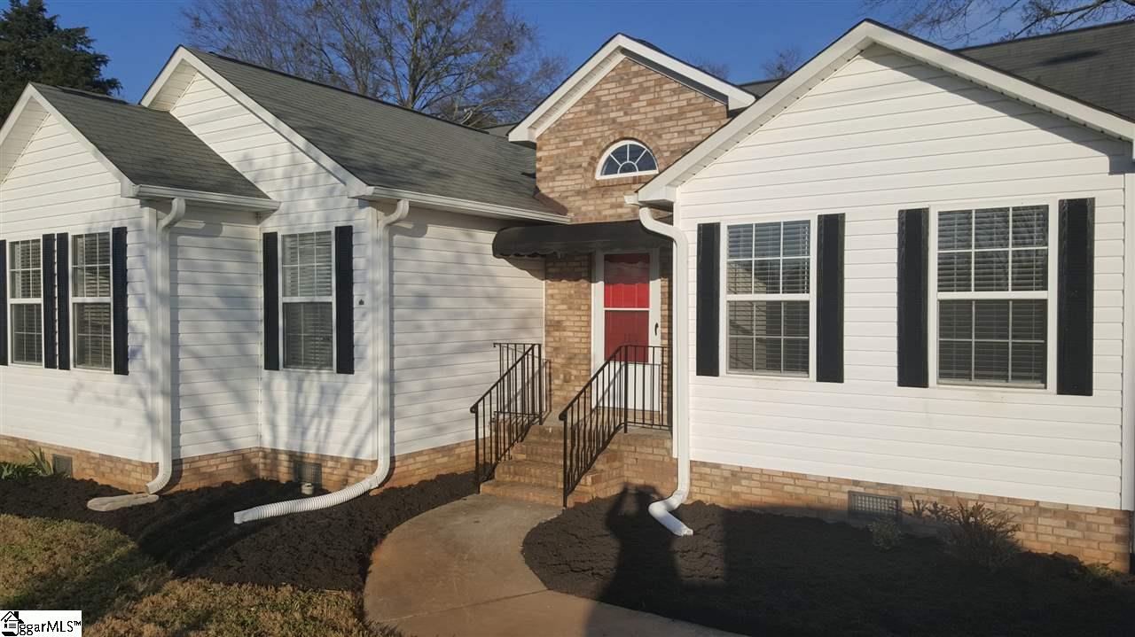 Property image 1 at 113 Morton Avenue, Simpsonville, SC 29681