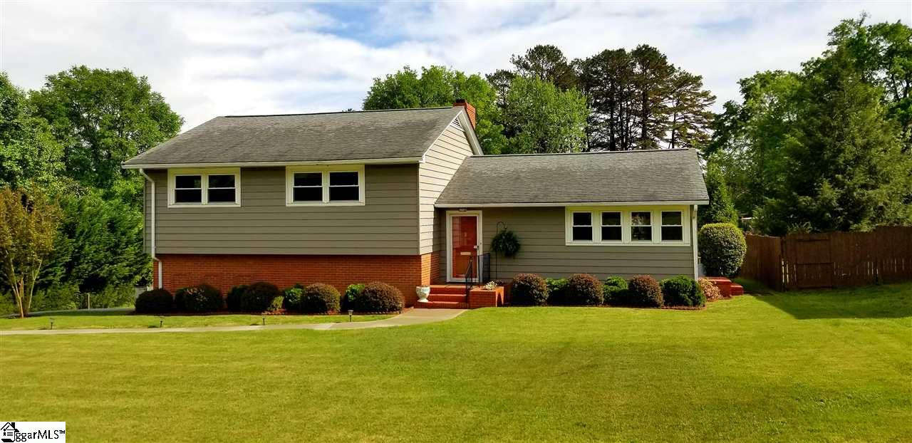 Property image 1 at 9 Primrose Lane, Greenville, SC 29607