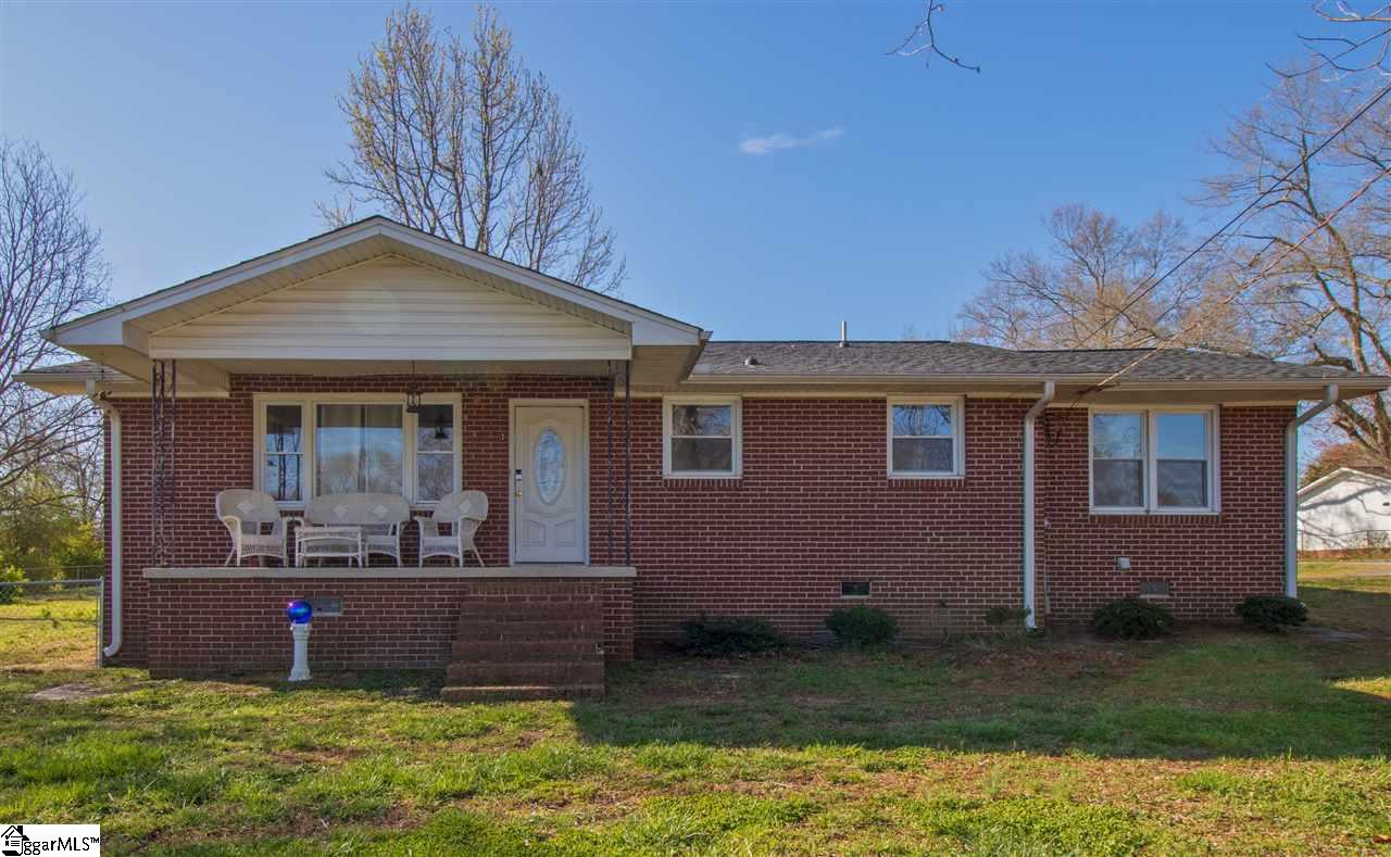 Property image 1 at 7 Academy Drive, Williamston, SC 29697