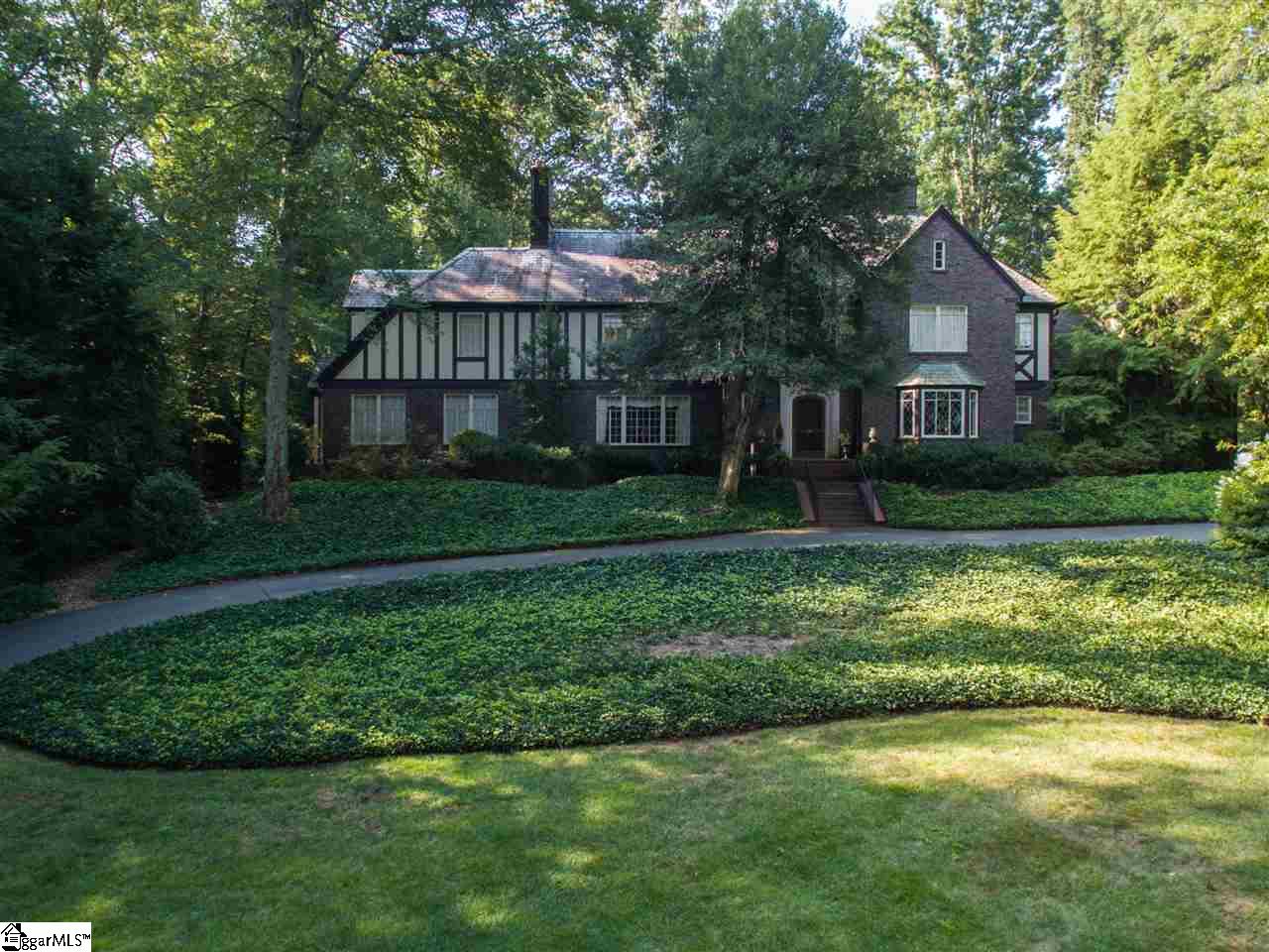 Property image 1 at 16 Woodland Way, Greenville, SC 29601