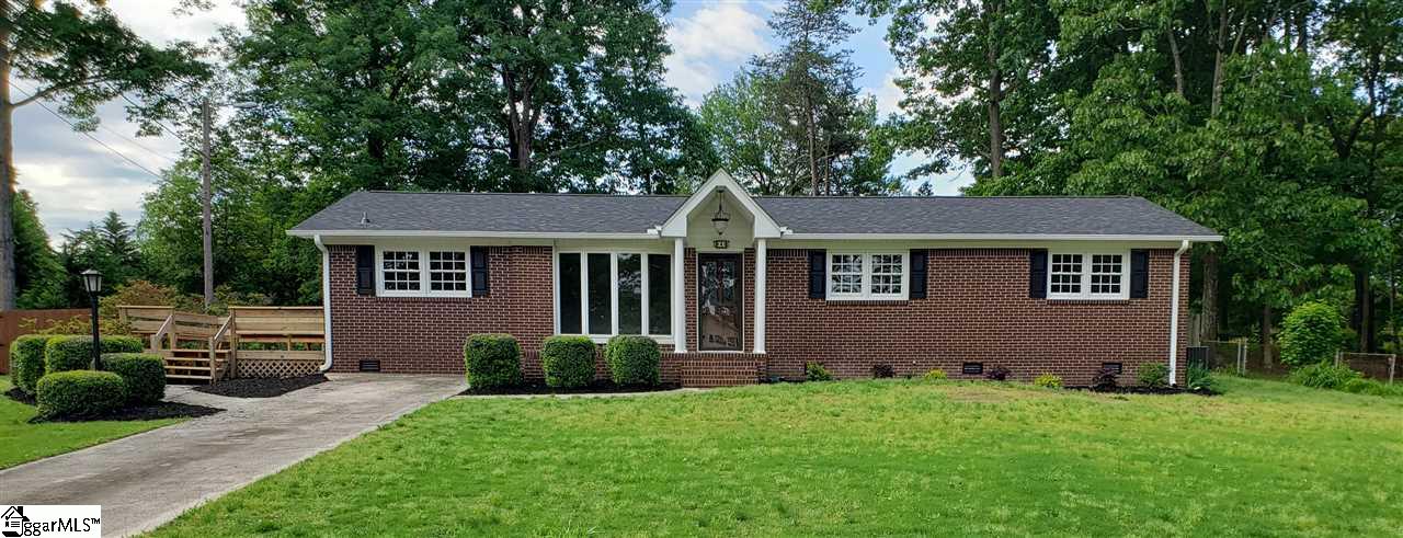 Property image 1 at 4 Strand Court, Taylors, SC 29687-3517