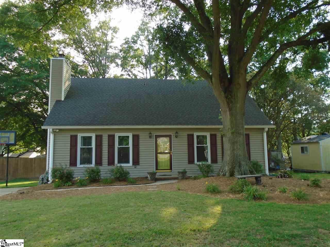 Property image 1 at 200 Woodview Drive, Taylors, SC 29687