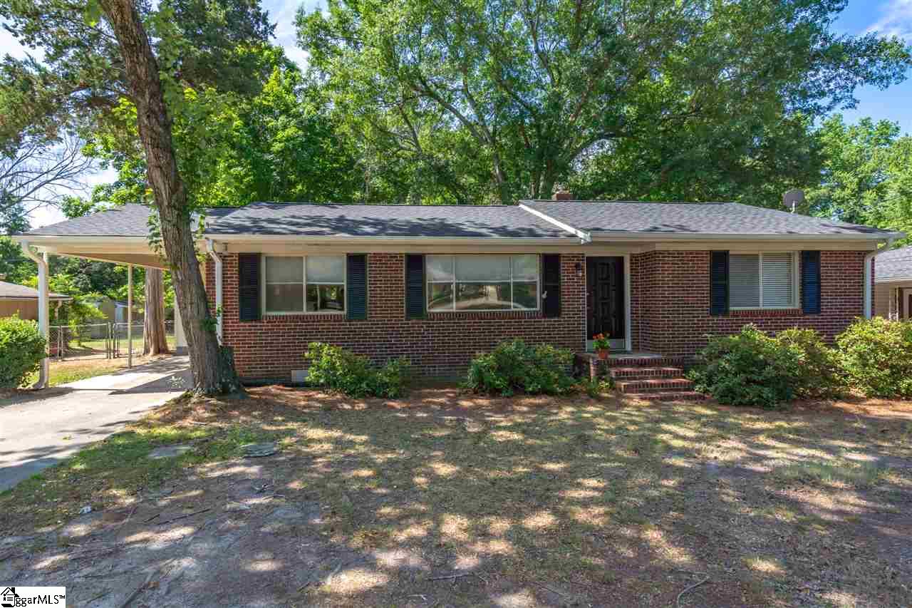 Property image 1 at 8 Forestdale Drive, Taylors, SC 29687