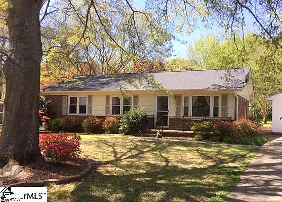 Property image 1 at 105 Woodridge Circle, Greenville, SC 29607