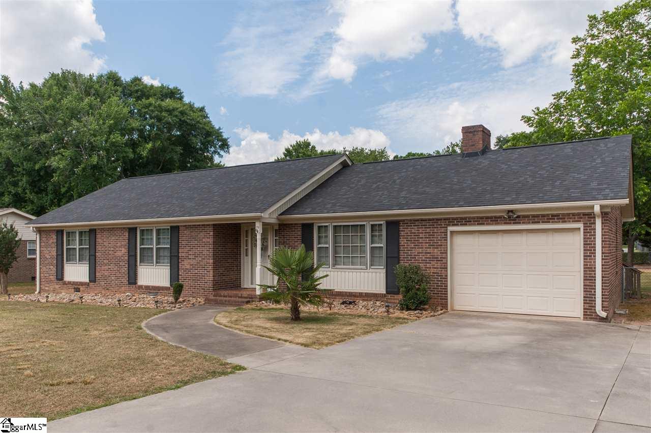 Property image 1 at 19 Cunningham Road, Taylors, SC 29687