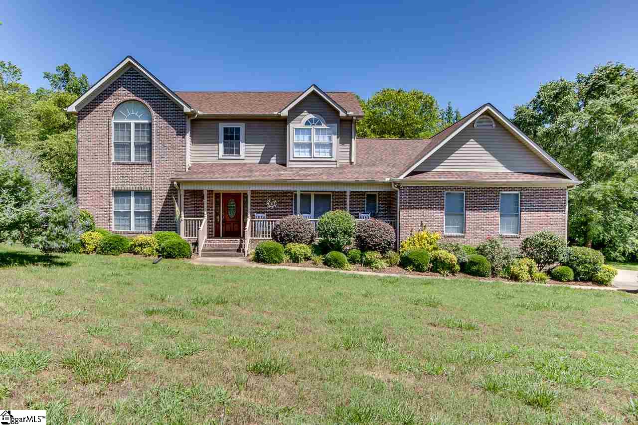 Property image 1 at 110 Saddlebrook Avenue, Pickens, SC 29671