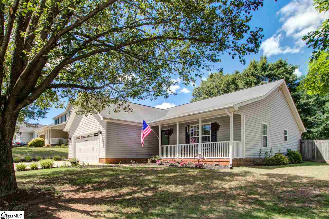 Property image 1 at 2 MEADOW HILL Way, Taylors, SC 29687