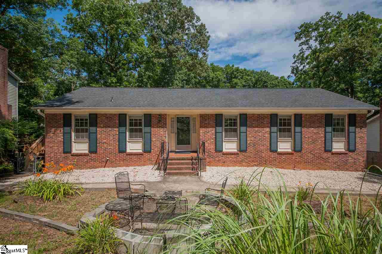 Property image 1 at 7 E Woodburn Drive, Taylors, SC 29687