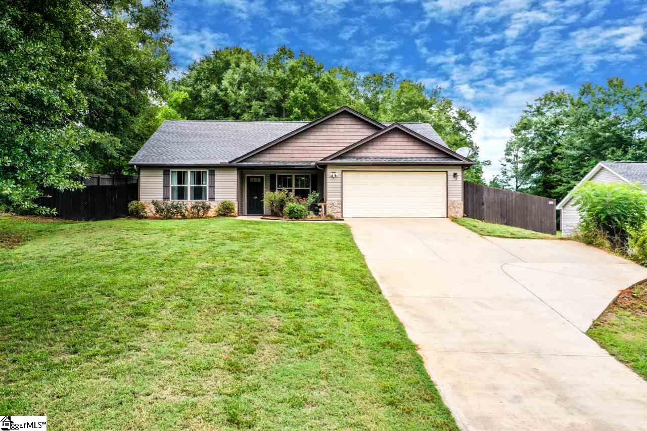 Property image 1 at 109 Redcoat Court, Simpsonville, SC 29680