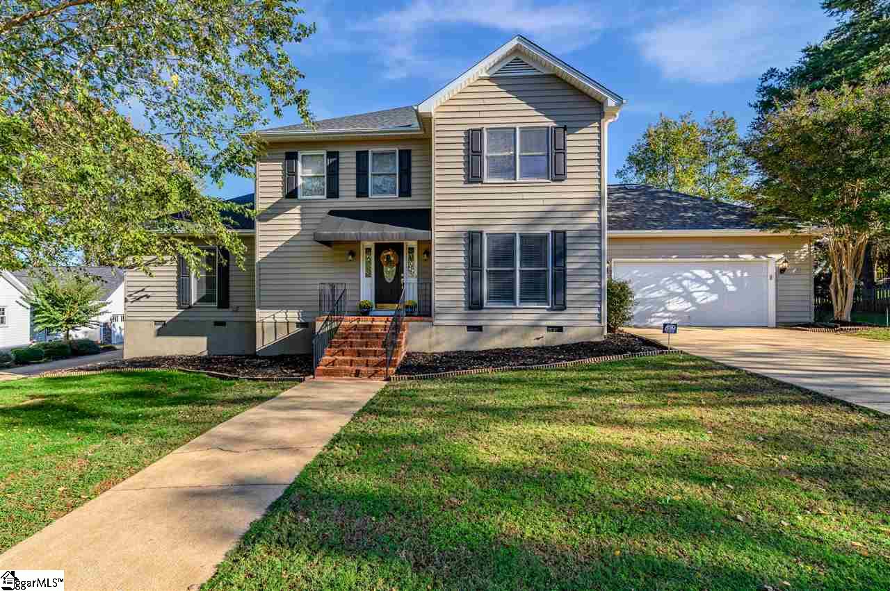 Property image 1 at 204 Grayson Drive, Travelers Rest, SC 29690