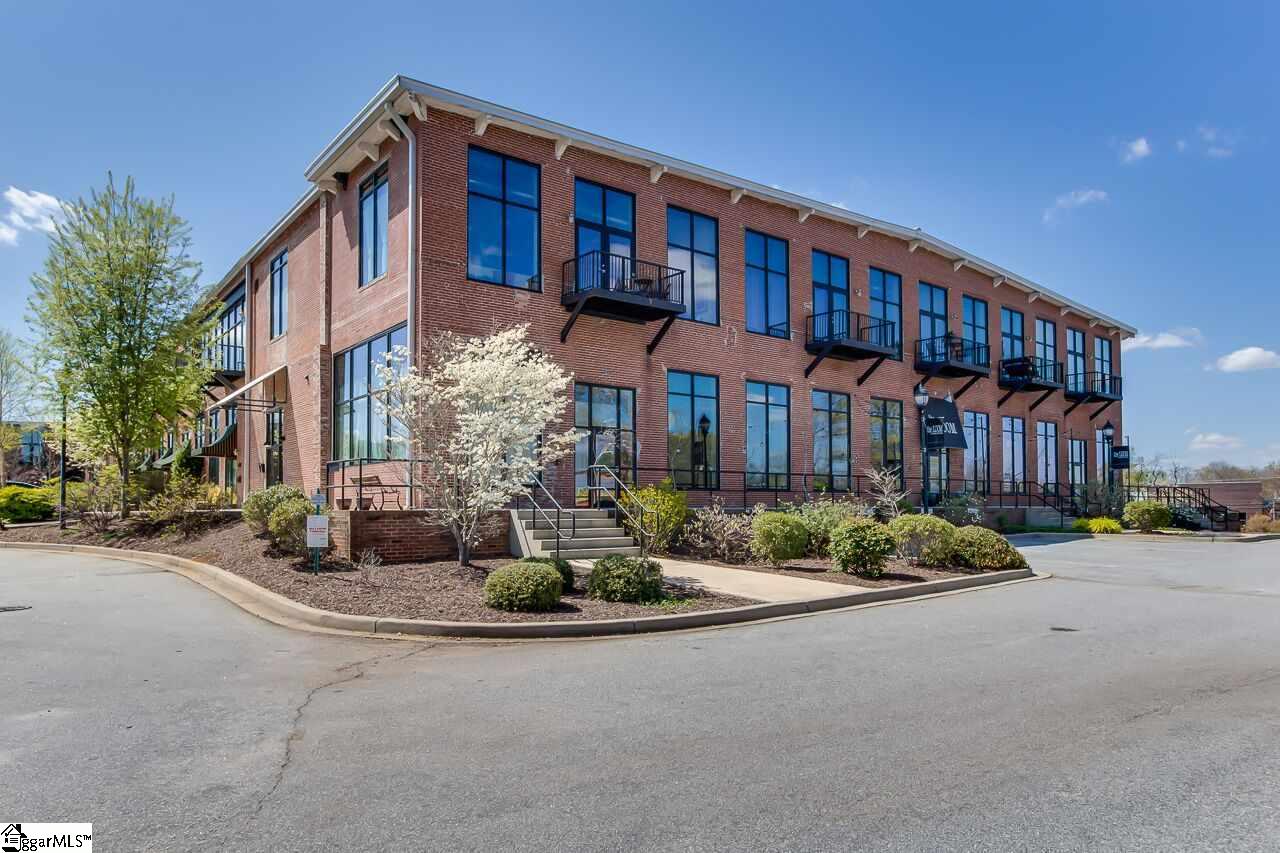 Property image 1 at 300 South Street, Simpsonville, SC 29681