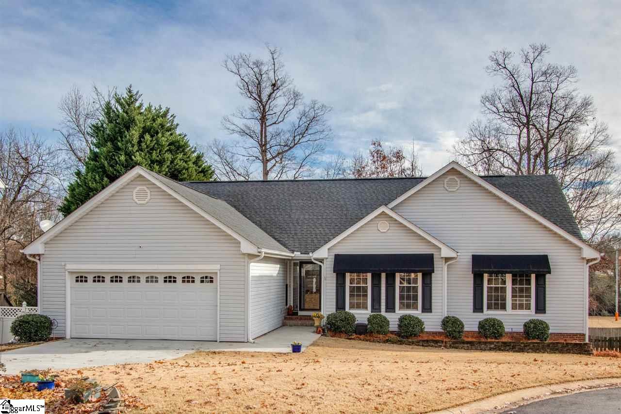 Property image 1 at 13 HICKORY HOLLOW Court, Greenville, SC 29607