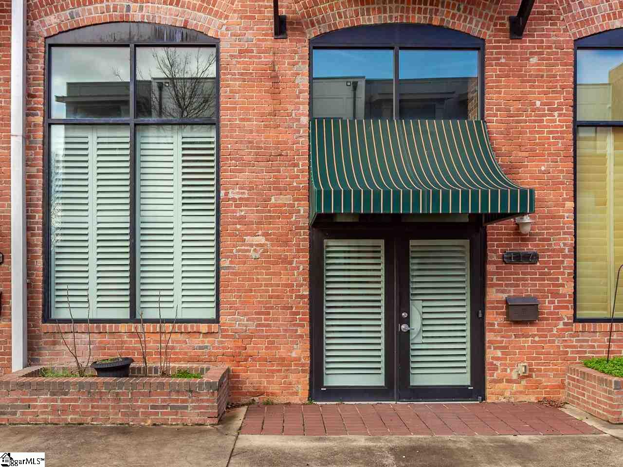 Property image 1 at 300 South Street, Simpsonville, SC 29681