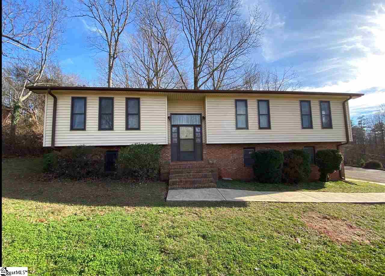 Property image 1 at 2 Newport Drive, Travelers Rest, SC 29690