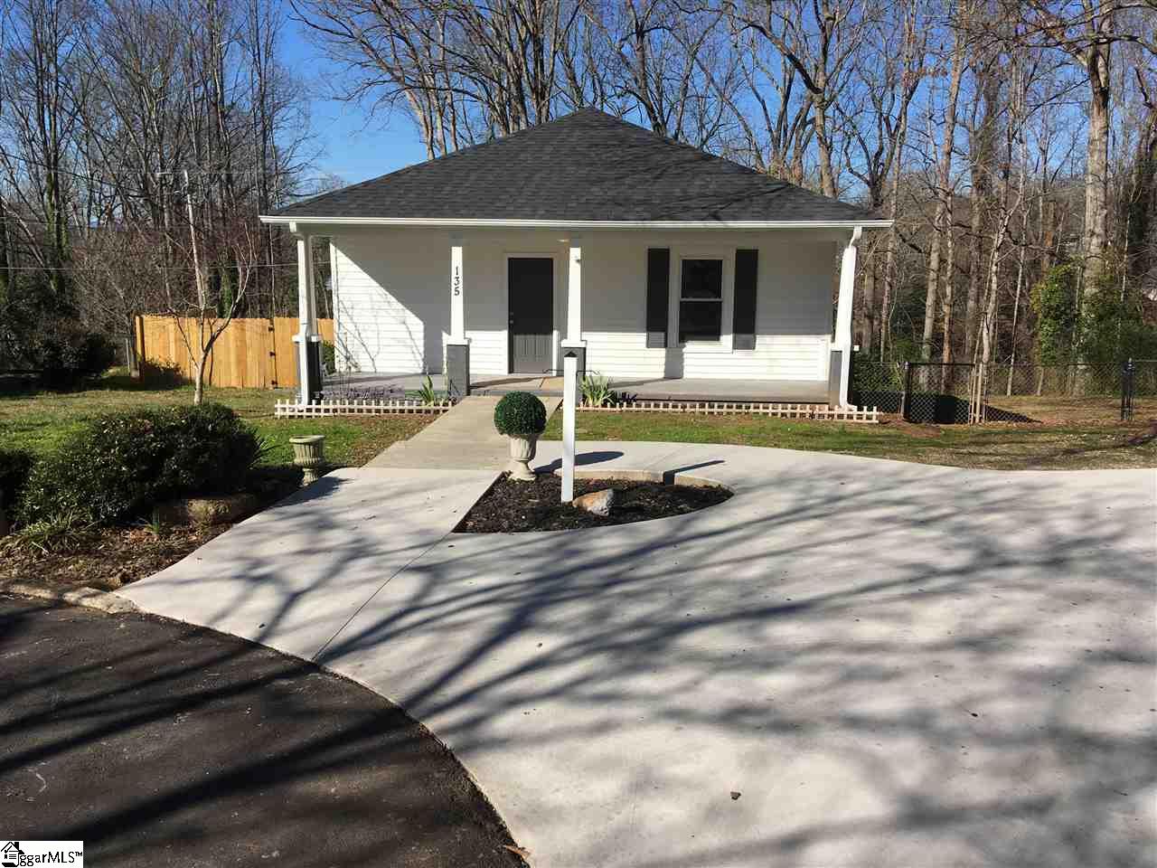 Property image 1 at 135 Margaret Street, Easley, SC 29640-1026