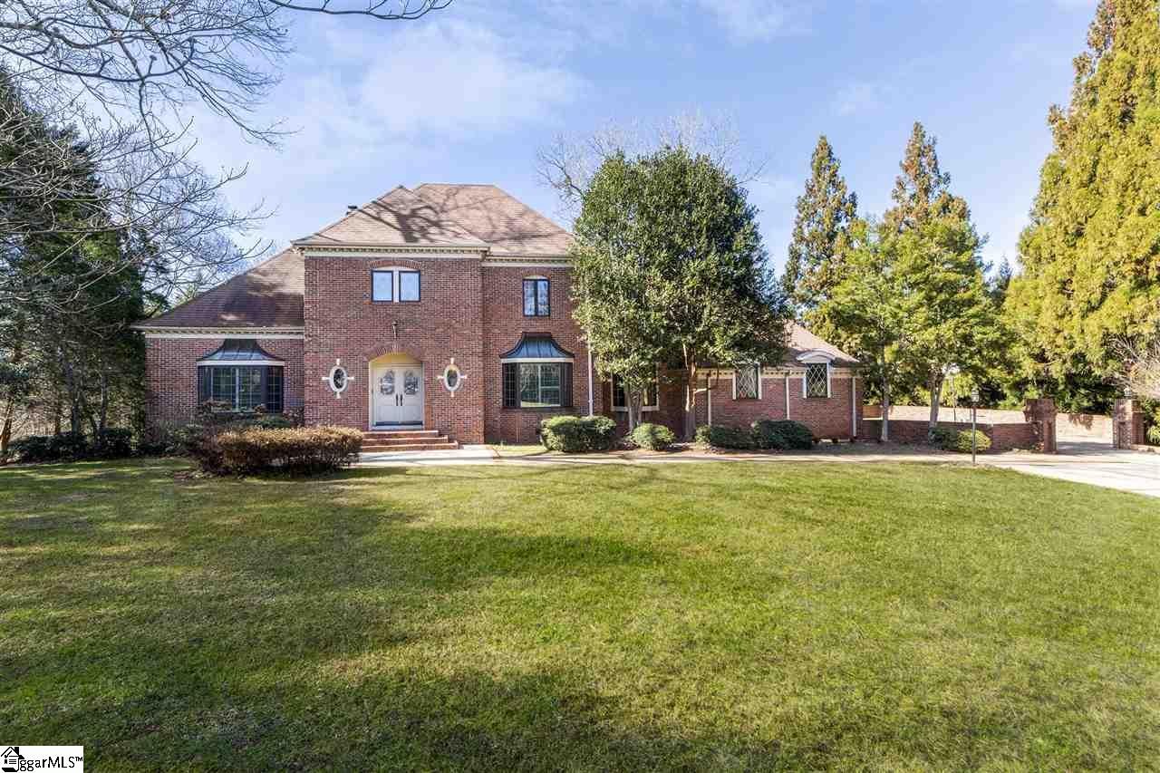 Property image 1 at 105 W Round Hill Road, Greenville, SC 29617