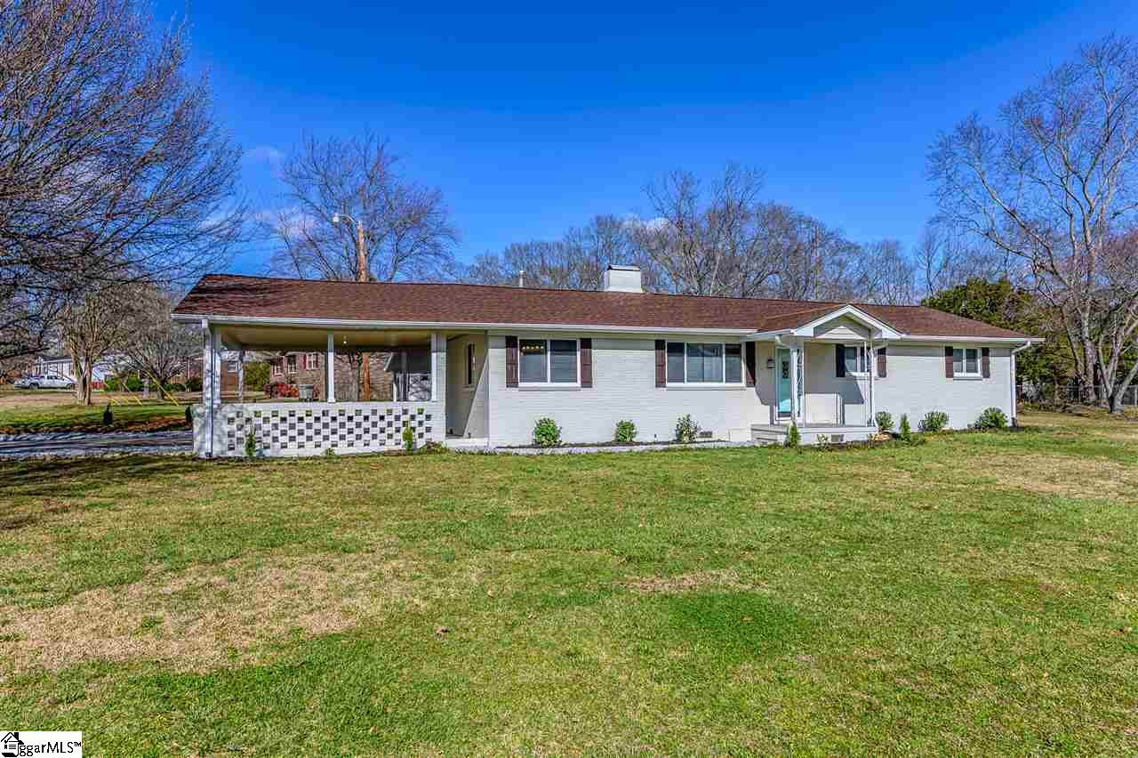 Property image 1 at 614 Fairview Street, Fountain Inn, SC 29644