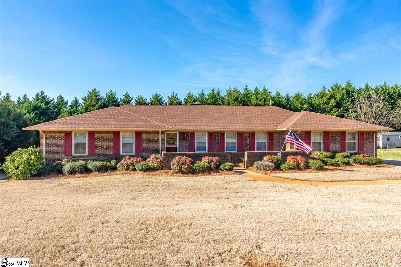 Property image 1 at 104 Hendrix Drive, Boiling Springs, SC 29316
