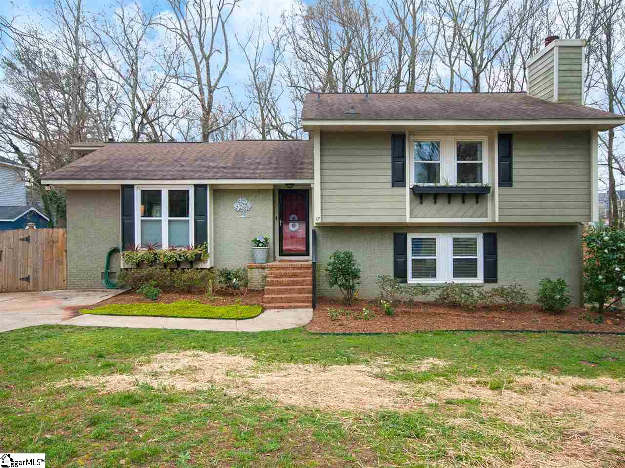 Property image 1 at 17 Dahlglen Avenue, Greenville, SC 29607