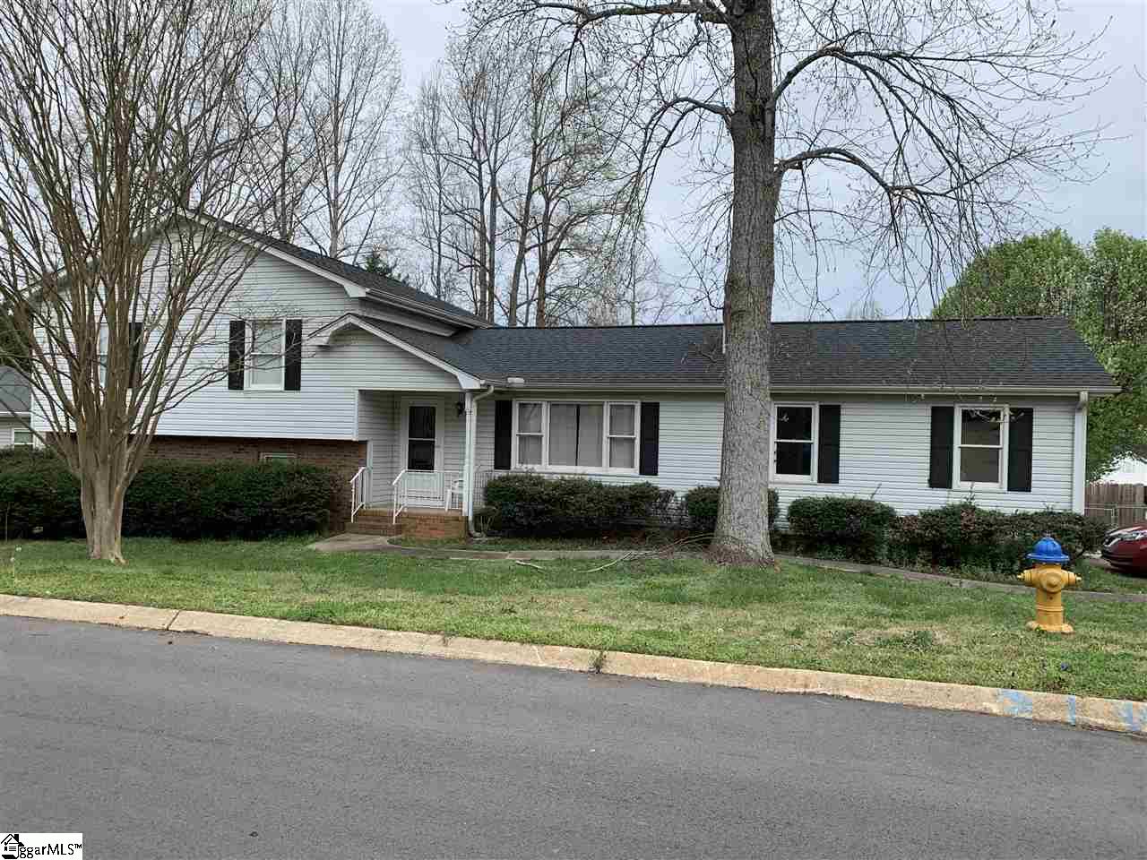 Property at 302 Waterbury Court, Simpsonville, SC 29681