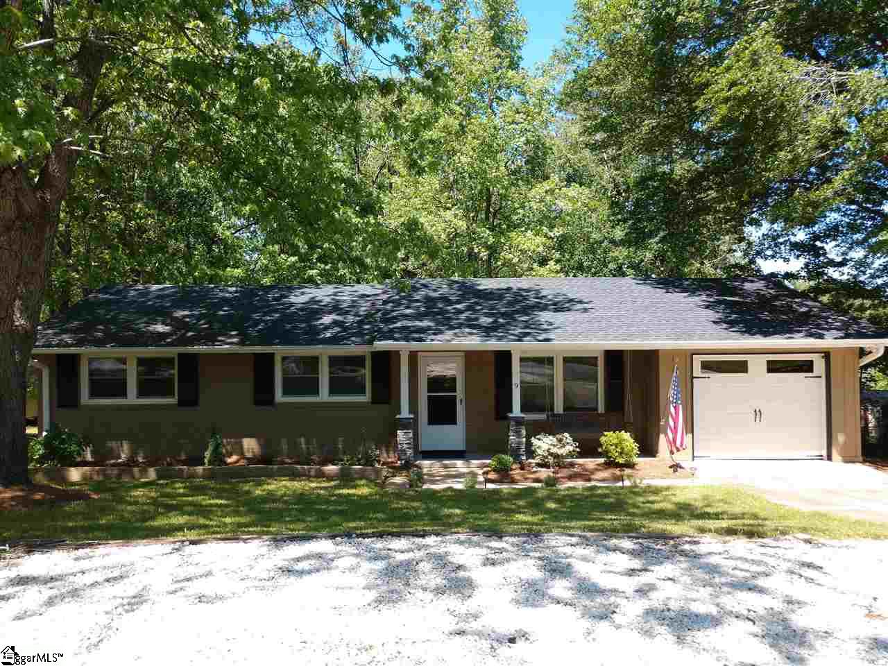 Property image 1 at 9 Elf Lane, Greenville, SC 29617