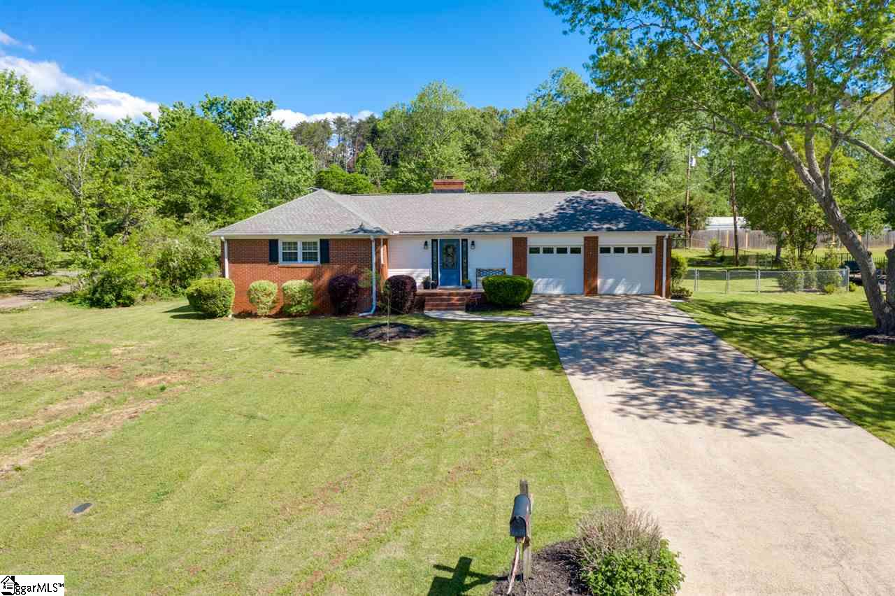 Property image 1 at 121 Sunline Place, Spartanburg, SC 29307