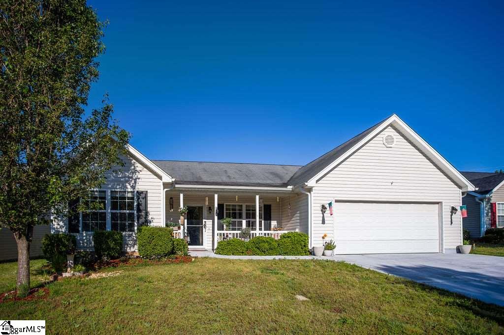 Property image 1 at 12 Landing Lane, Simpsonville, SC 29681