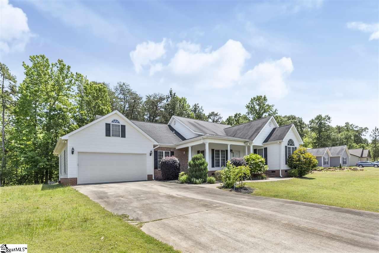 Property image 1 at 220 Bay Ridge Drive, Townville, SC 29689