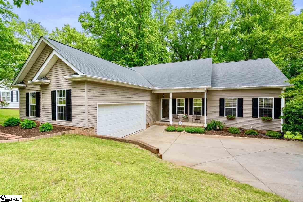 Property image 1 at 232 Courtney Circle, Greenville, SC 29617