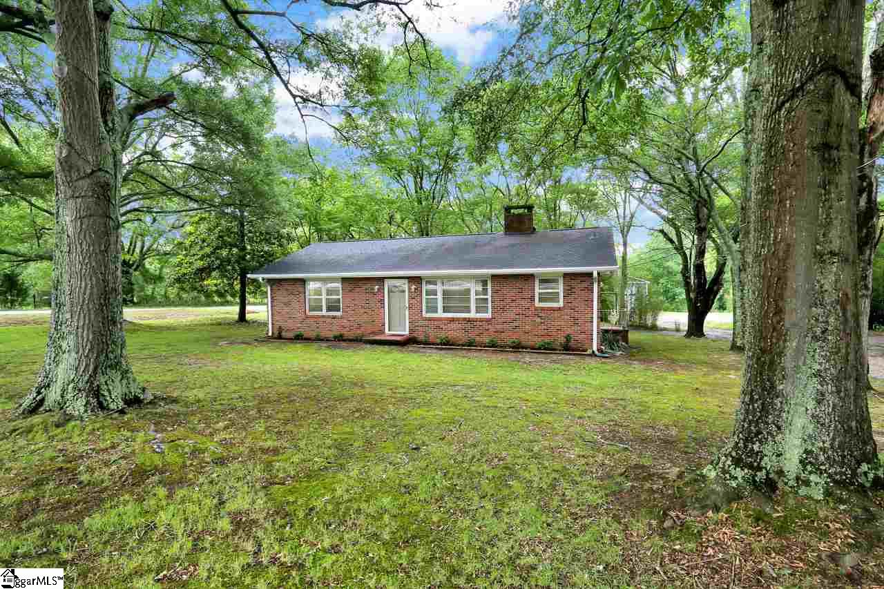 Property image 1 at 2 Ayersdale Drive, Taylors, SC 29687