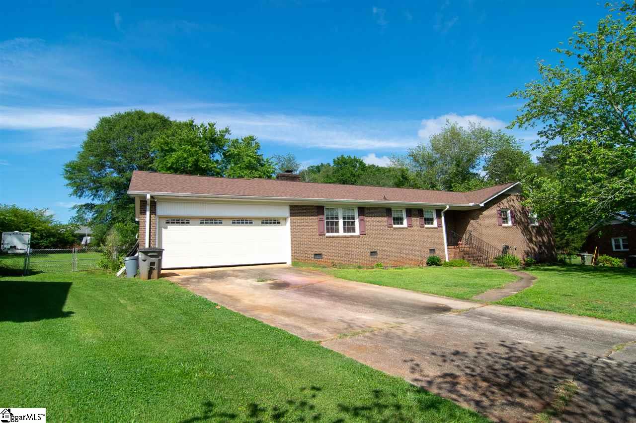 Property image 1 at 20 Overton Avenue, Greenville, SC 29617