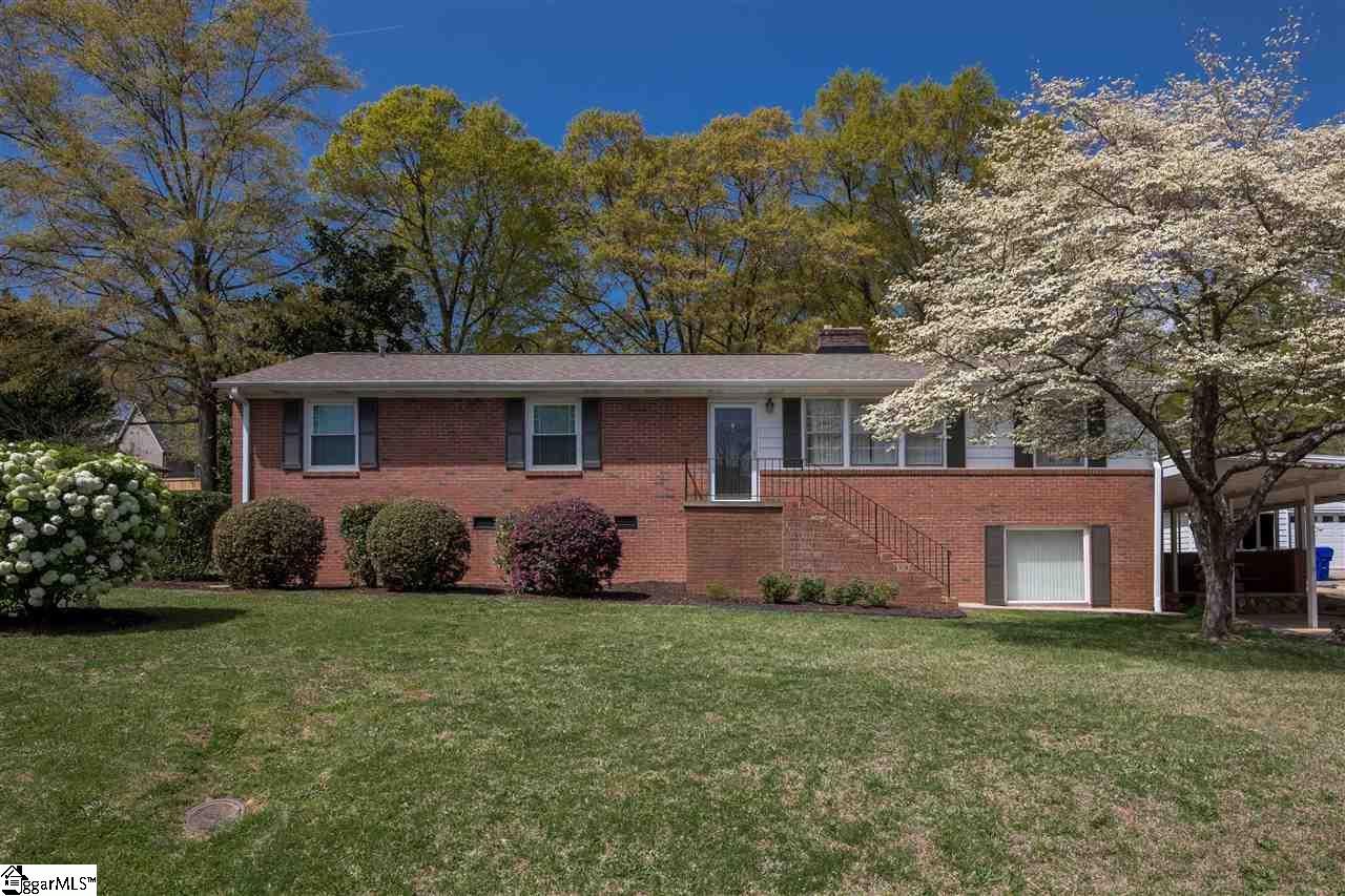 Property image 1 at 211 Lowndes Avenue, Greenville, SC 29607