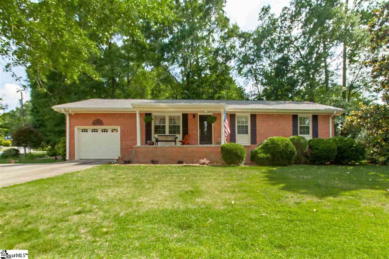 Property image 1 at 301 Palmetto Circle, Greer, SC 29651-6251