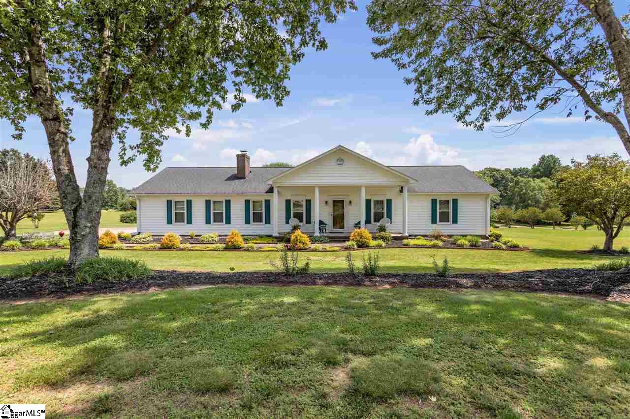 Property image 1 at 107 Mountain Crest Drive, Taylors, SC 29687-6145