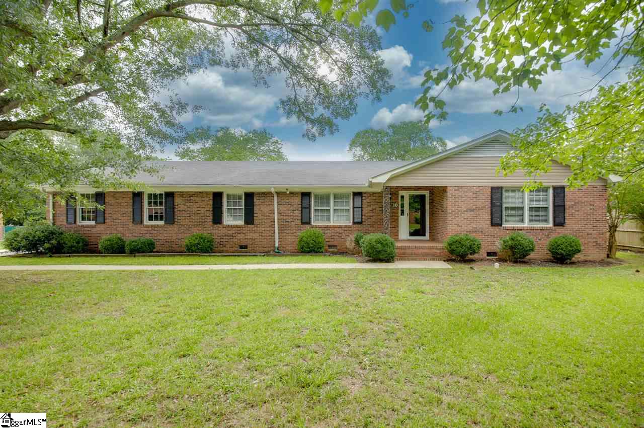 Property image 1 at 10 Cunningham Road, Taylors, SC 29687