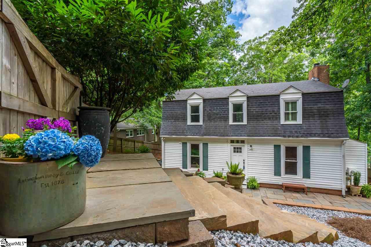 Property image 1 at 520 Woodland Way, Greenville, SC 29607